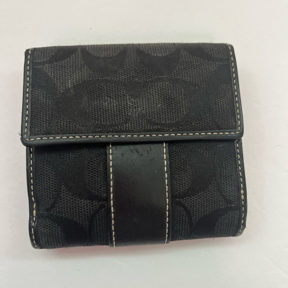 Coach‎ Signature Bifold Wallet - Picture 5 of 6